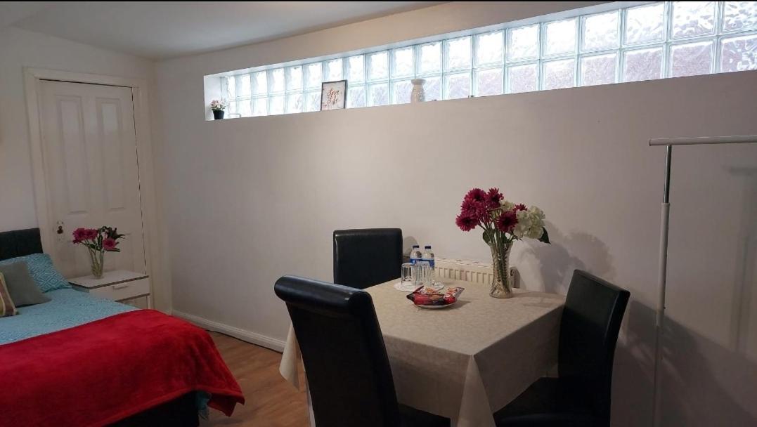 Great Rooms Fc Liverpool Exterior photo